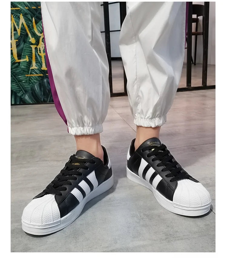 Women Sneakers Versatile Comfy Casual Light Walking Shoes New Hot Selling Men Women Student Little White Shoes