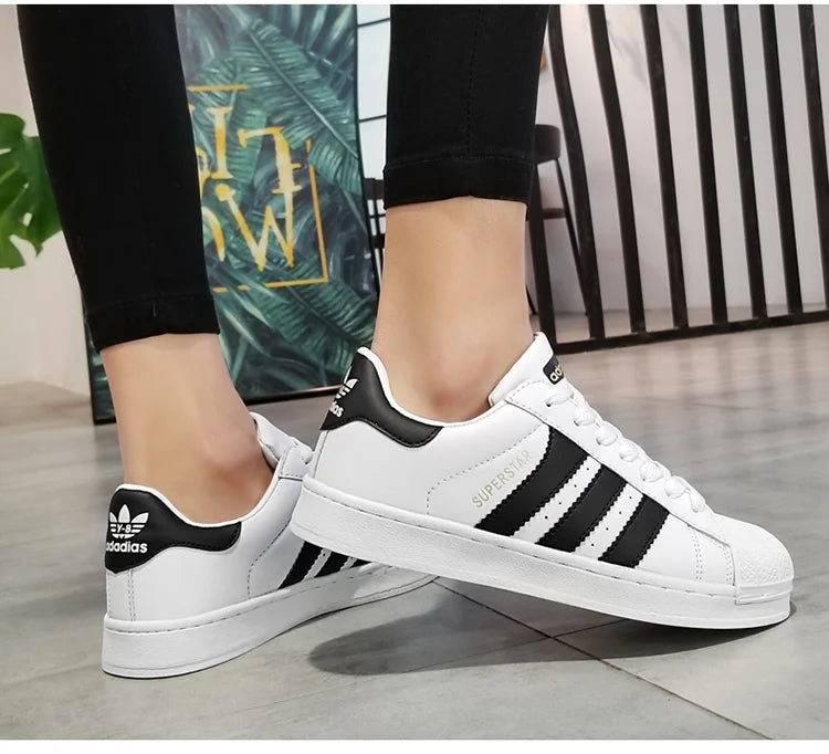 Women Sneakers Versatile Comfy Casual Light Walking Shoes New Hot Selling Men Women Student Little White Shoes