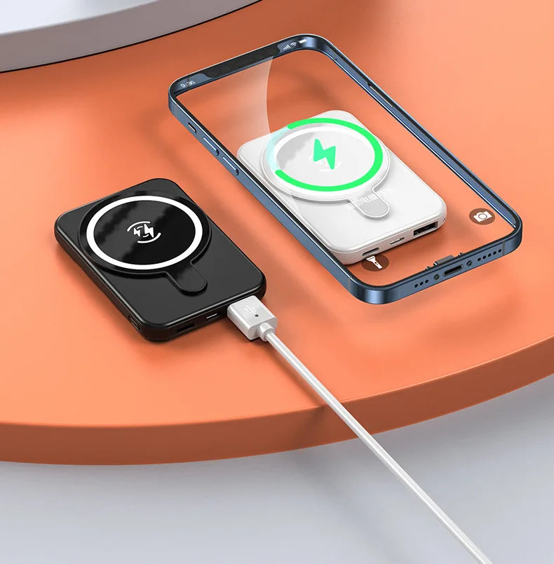 New Mini Magnetic Suction Wireless 10000mA High Capacity LED Display Type-C 5W Charging Compact Thin Universal Mobile
