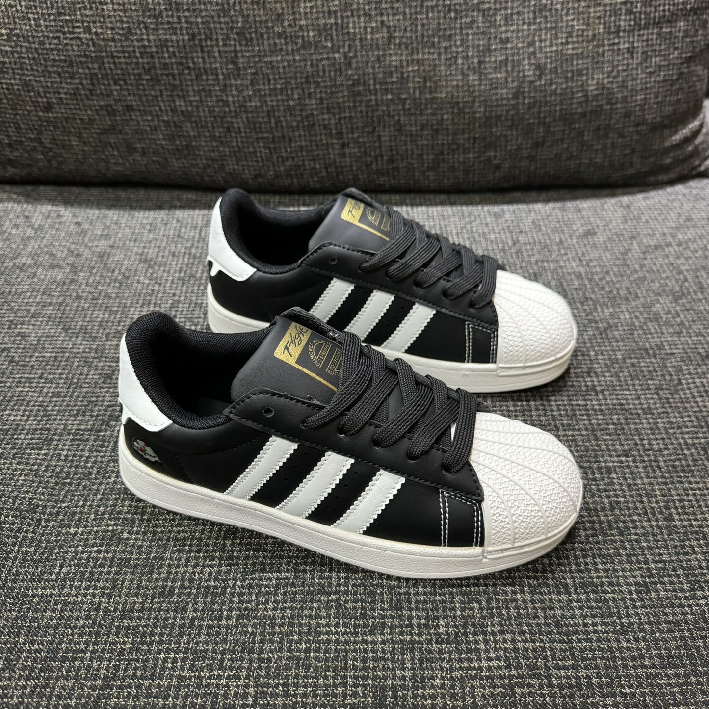Renowears Classic Sneakers