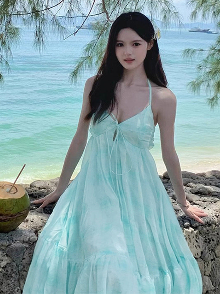 Mint Mambo seaside resort atmosphere, beach skirt design, halterneck dress, fairy temperament, large swing skirt