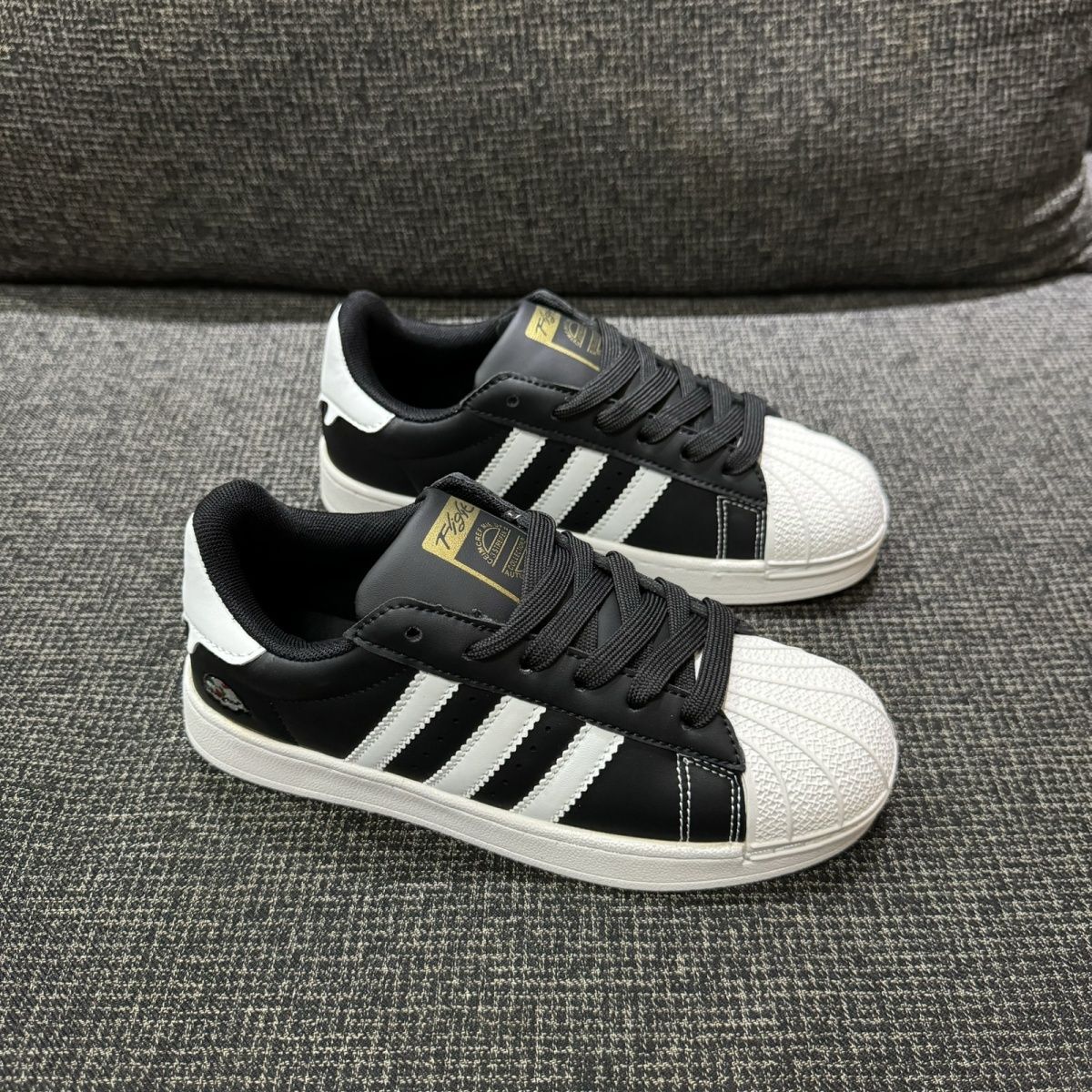 Renowears Classic Sneakers