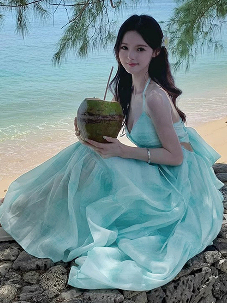 Mint Mambo seaside resort atmosphere, beach skirt design, halterneck dress, fairy temperament, large swing skirt