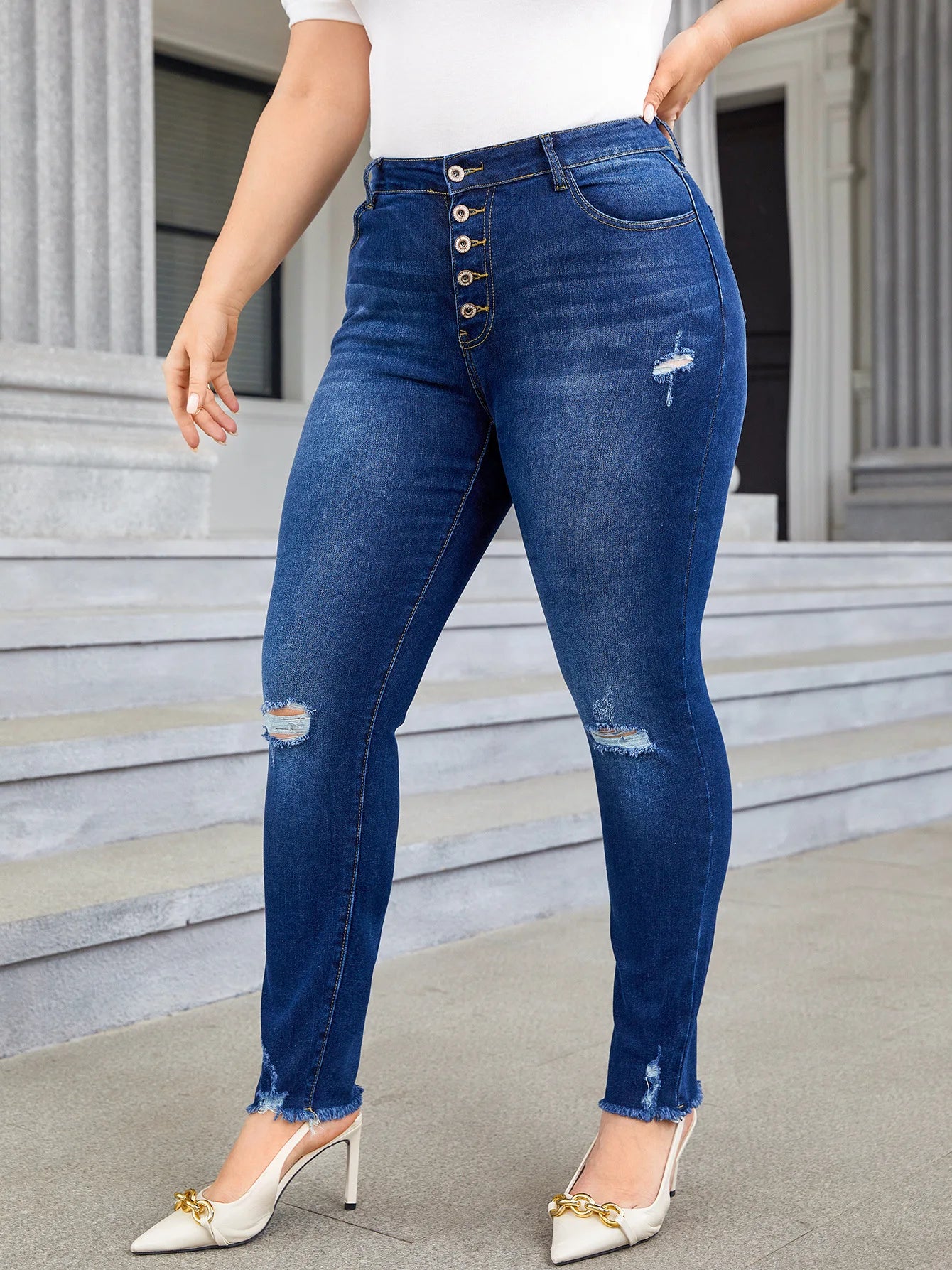 Plus-size women's skinny jeans, high-elasticity, button-down, ripped, frayed hem, American sexy plus-size jeans.