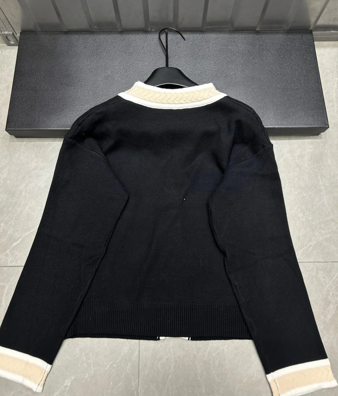 High Quality Light Luxury French Bear Embroidered Knitted Cardigan For Women New Fashion Casual Loose Sweater Coats Pulls Femmes