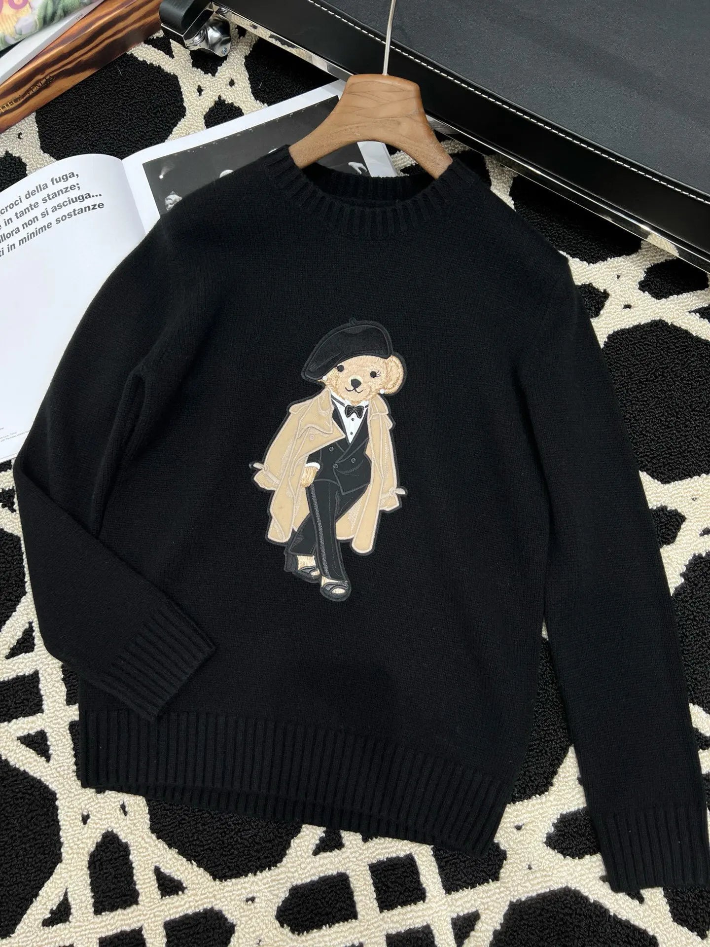 European Style Luxury Brand Loose O-Neck Bear Pullover Tops Knitwear Woman Long Sleeve T-shirt Ladies Wool Knitted Sweater Tops