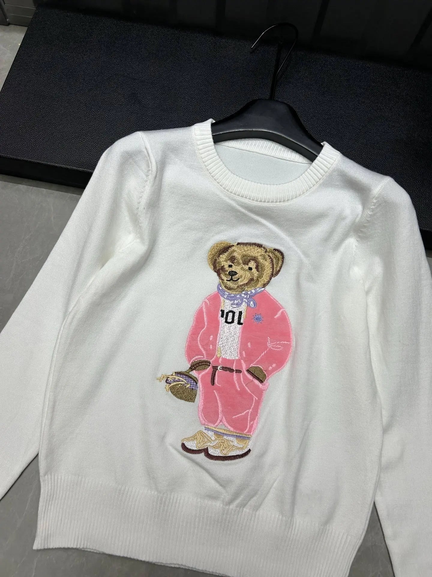 High Quality Fall Winter New Fashion Lazy Cartoon Bear Embroidery Loose Knitted Sweater Tops Women Casual Pullover Sweater Pull