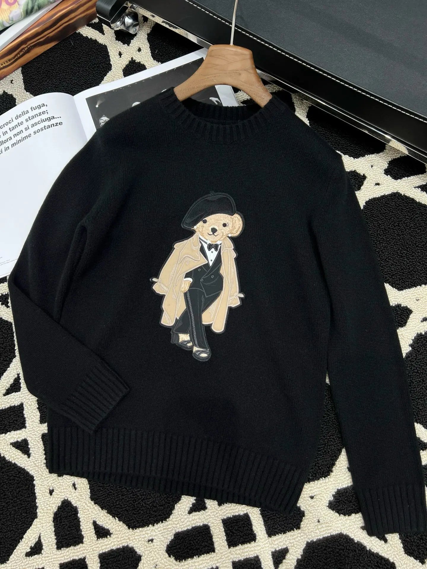 European Style Luxury Brand Loose O-Neck Bear Pullover Tops Knitwear Woman Long Sleeve T-shirt Ladies Wool Knitted Sweater Tops